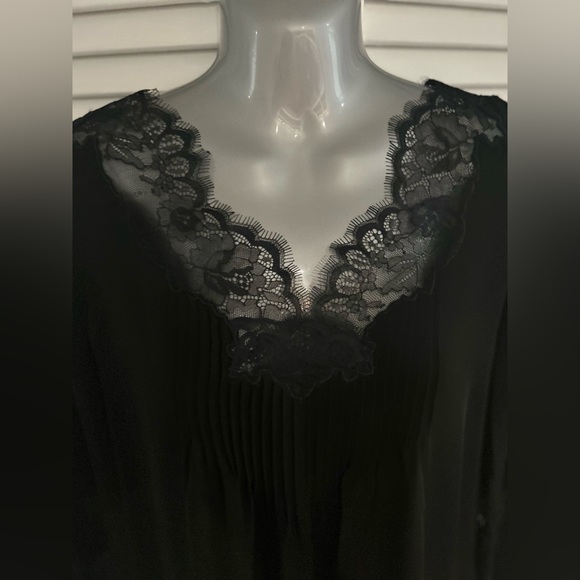 Joie “Olsone” silk and lace top size small - Picture 6 of 13